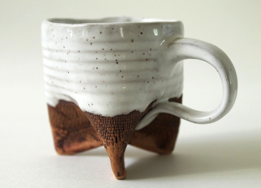 Давайте знакомиться и лепить трехногую чашку (tripod mug)!